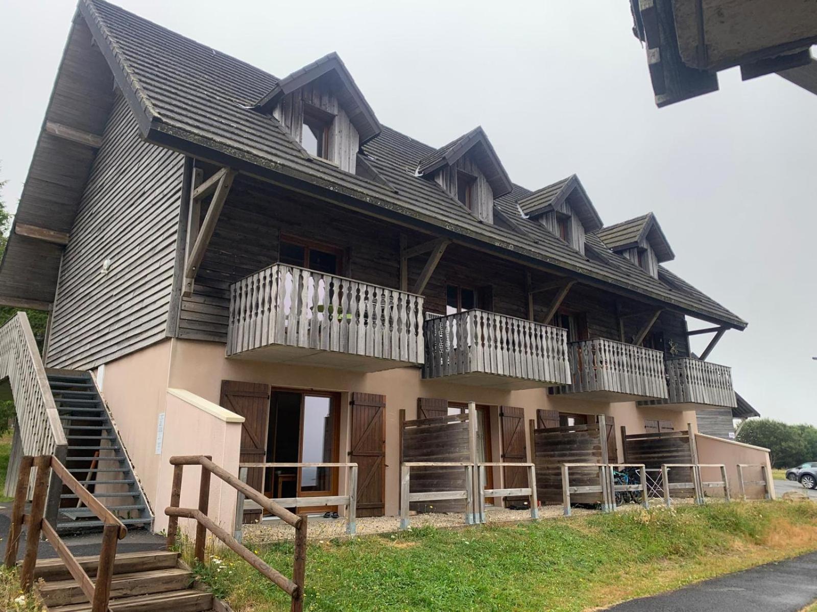 Appartement Dans Residence Bois De La Reine, Besse Et Saint Anastaise Екстер'єр фото
